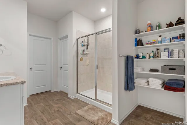 a view of utility room