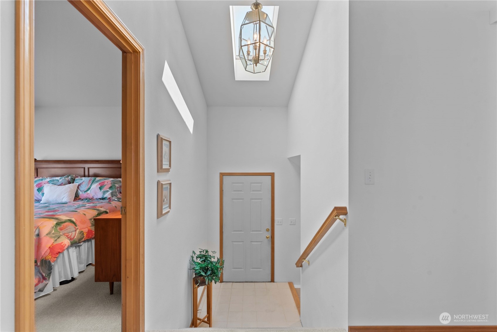 302 Butte Road Chelan, WA 98816 - Photo 17 of 35 a view of entryway with livingroom