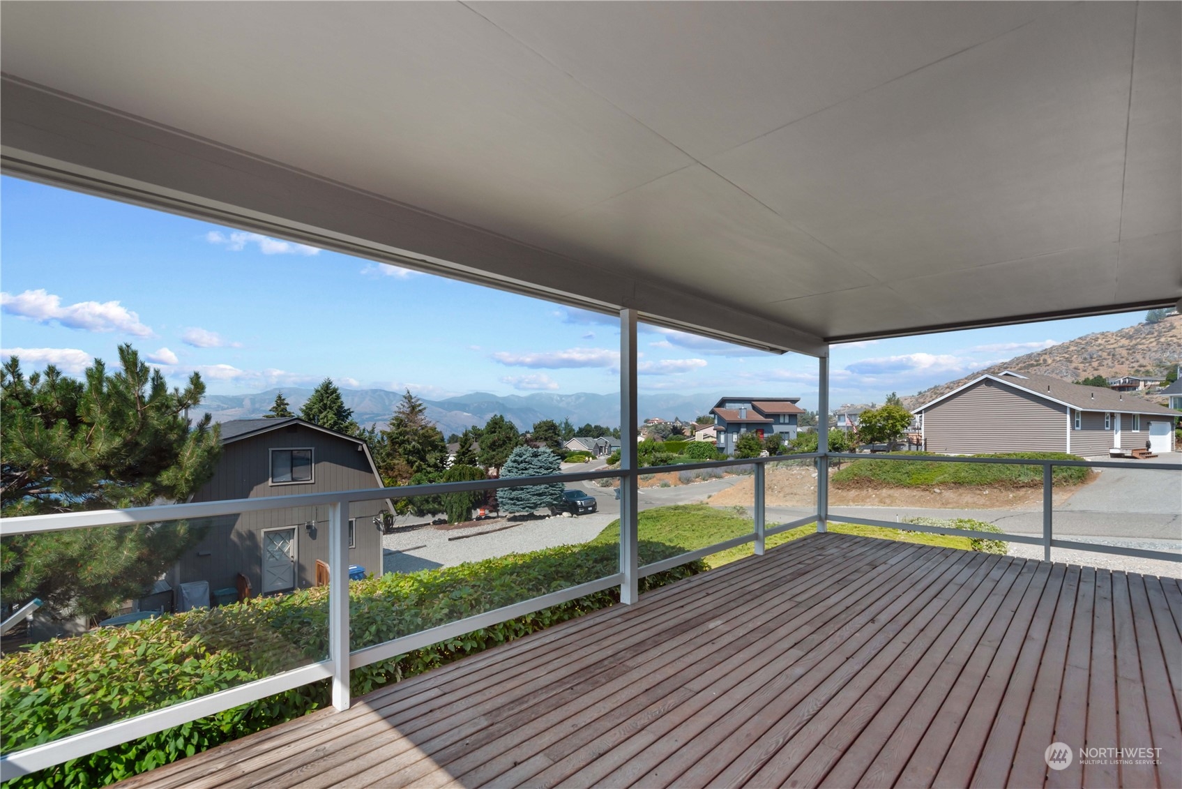 302 Butte Road Chelan, WA 98816 - Photo 22 of 35 a view of a street with wooden stairs