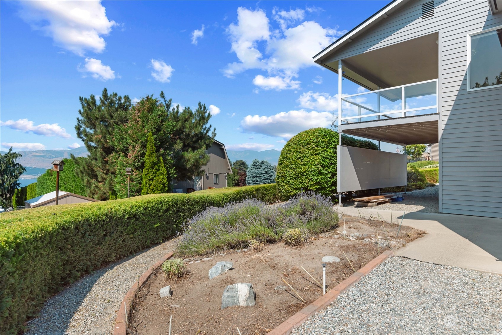 302 Butte Road Chelan, WA 98816 - Photo 26 of 35 a view of a backyard