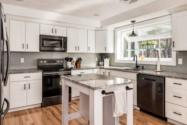 $895,000 | 157 Timber Swamp Road, Hampton, NH 03842