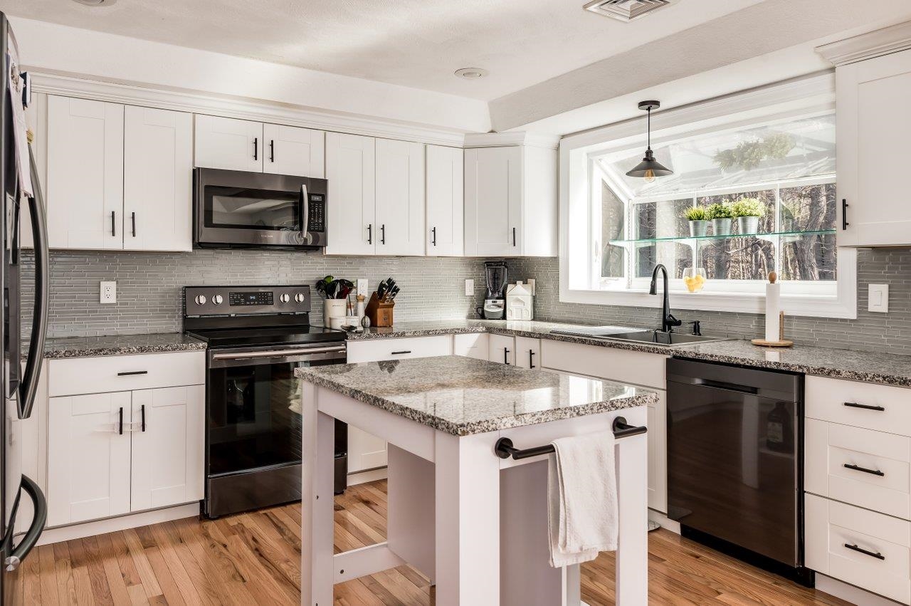 157 Timber Swamp Road Hampton, NH 03842 - Photo 4 of 50