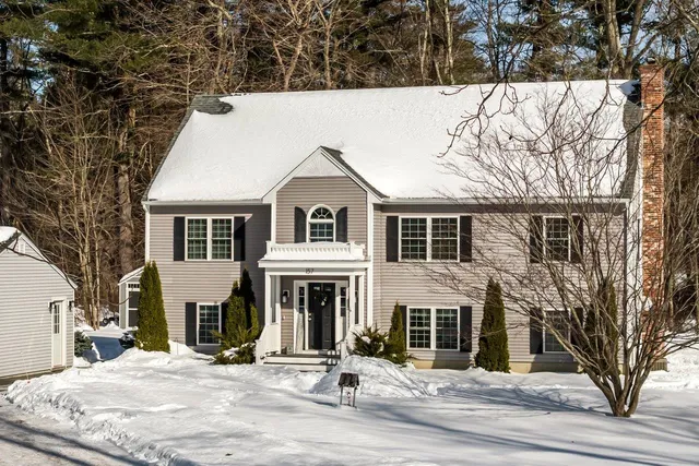 $895,000 | 157 Timber Swamp Road, Hampton, NH 03842