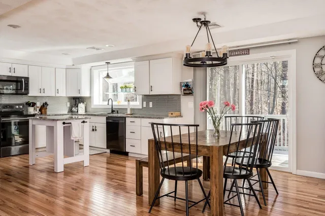 $895,000 | 157 Timber Swamp Road, Hampton, NH 03842