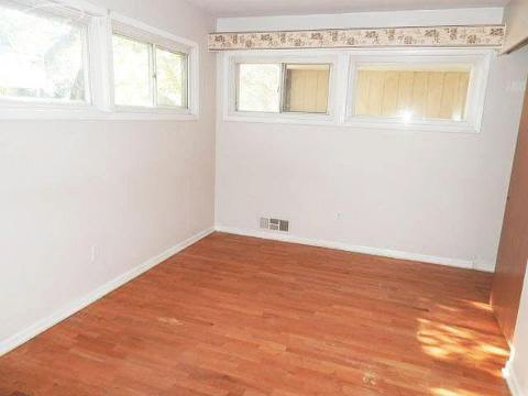 3426 Hammerberg Road Flint, MI 48507 - Photo 6 of 8 20128813-5.JPG