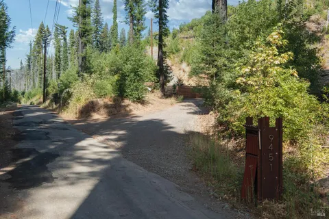 $777,000 | 9451 Mill Creek Road, Healdsburg, CA 95448