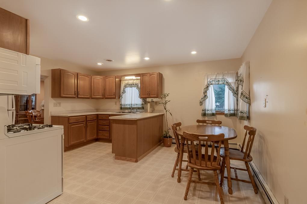 421 South Murphy Street Lake Crystal, MN 56055 - Photo 3 of 39