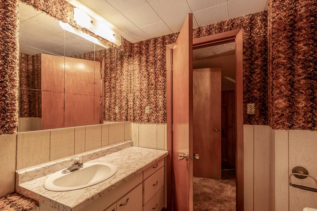 421 South Murphy Street Lake Crystal, MN 56055 - Photo 31 of 39