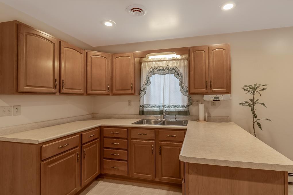 421 South Murphy Street Lake Crystal, MN 56055 - Photo 5 of 39