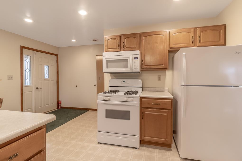 421 South Murphy Street Lake Crystal, MN 56055 - Photo 7 of 39