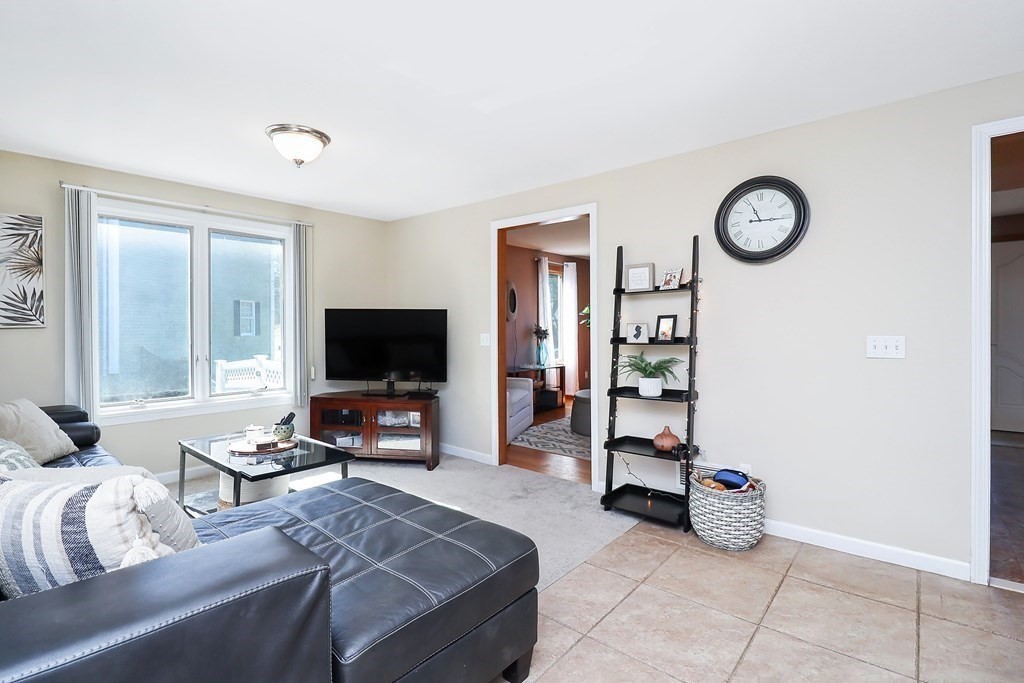 214 Meadowbrook Road East Longmeadow, MA 01028 - Photo 8 of 42 Gallery Image 8