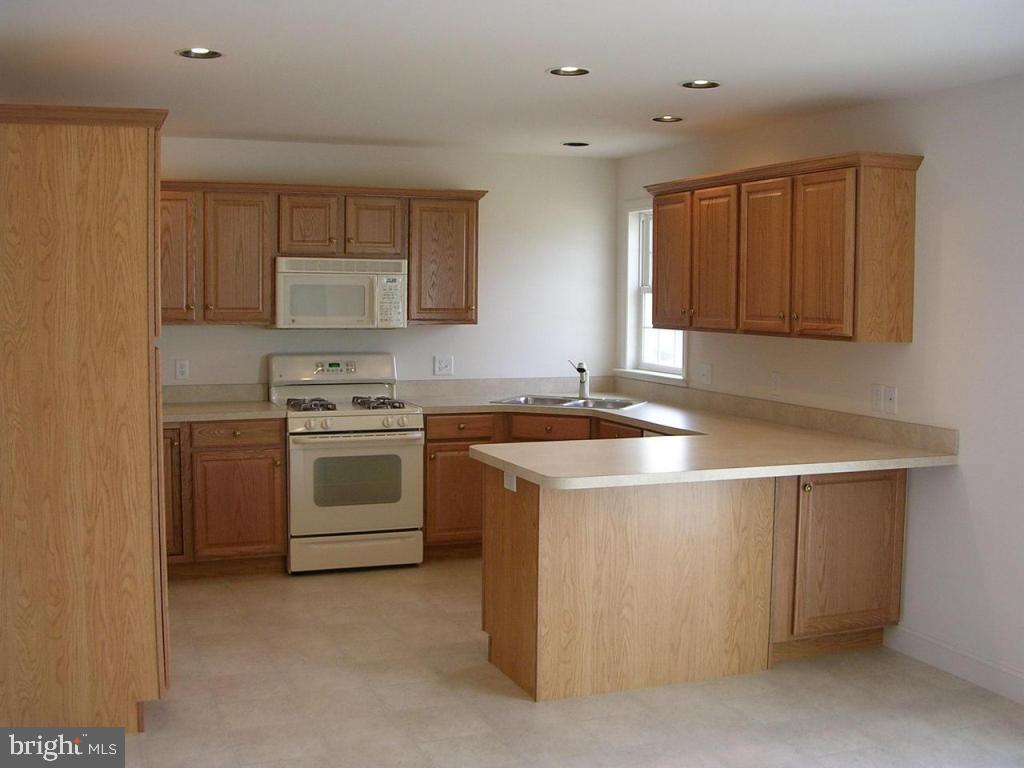 614 Hamaker Road, Unit 63 Manheim, PA 17545 - Photo 4 of 7