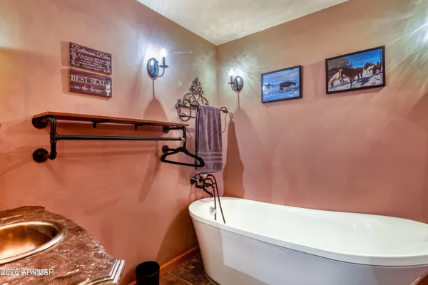 $625,000 | 2137 Graphite Road, Clay Springs, AZ 85923