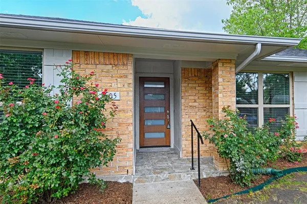 $2,500 | 1605 Monterrey Drive, Garland, TX 75042