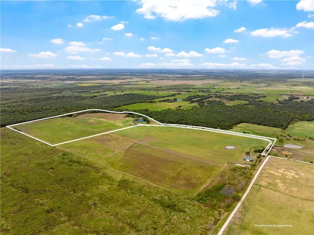 $990,000 | 1500 Cr 102 Road, Mount Calm, TX 76673