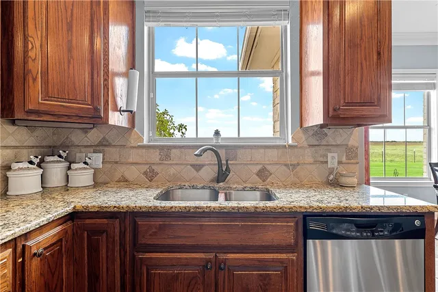 $990,000 | 1500 Cr 102 Road, Mount Calm, TX 76673