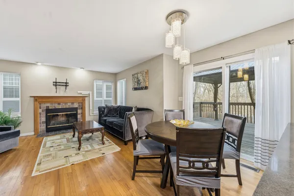 $474,900 | 138 Emerald Drive, Streamwood, IL 60107