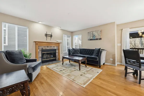 $474,900 | 138 Emerald Drive, Streamwood, IL 60107