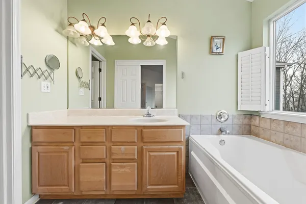 $474,900 | 138 Emerald Drive, Streamwood, IL 60107