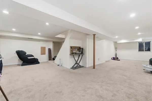 $474,900 | 138 Emerald Drive, Streamwood, IL 60107
