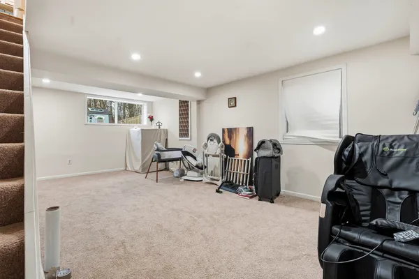 $474,900 | 138 Emerald Drive, Streamwood, IL 60107