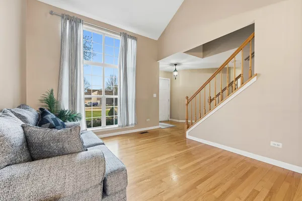 $474,900 | 138 Emerald Drive, Streamwood, IL 60107