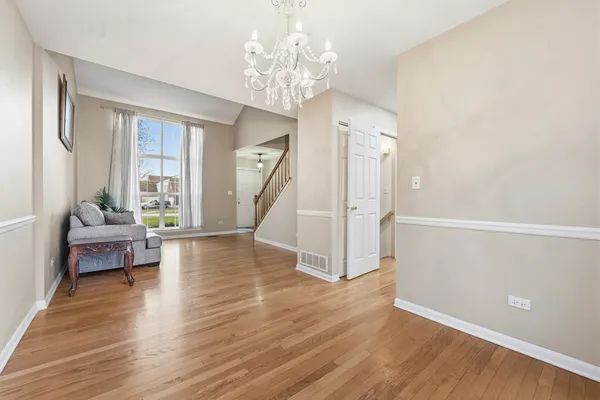 $474,900 | 138 Emerald Drive, Streamwood, IL 60107