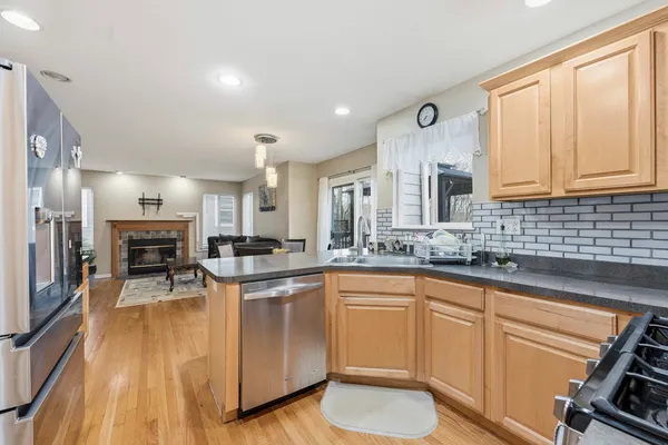 $474,900 | 138 Emerald Drive, Streamwood, IL 60107