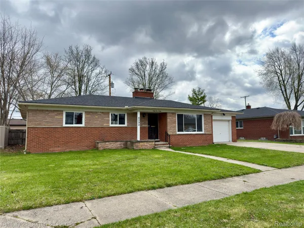 $2,350 | 6590 Rockland Street, Dearborn Heights, MI 48127