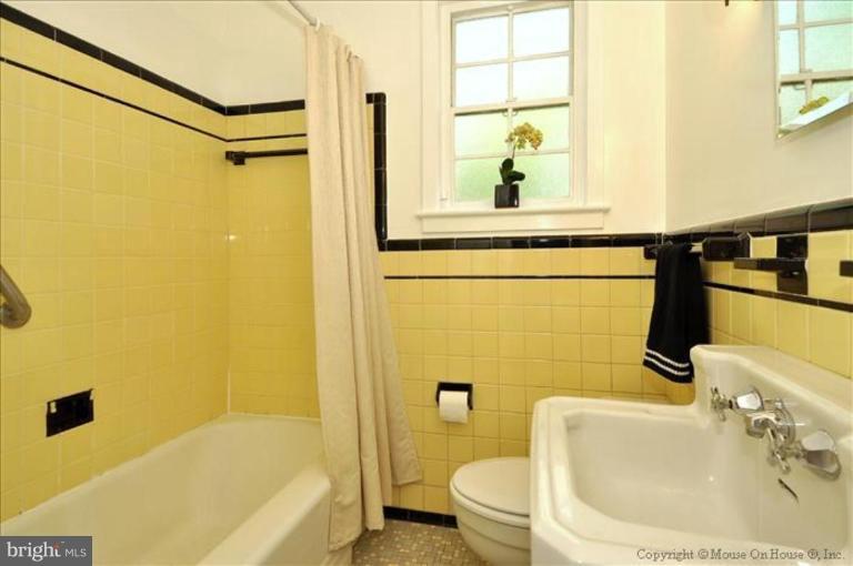 415 Pershing Drive Silver Spring, MD 20910 - Photo 14 of 20 Bath #2