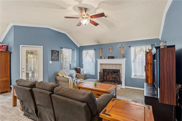 $296,000 | 312 Hedrick Drive, Hewitt, TX 76643