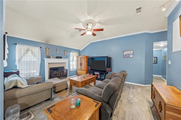 $296,000 | 312 Hedrick Drive, Hewitt, TX 76643
