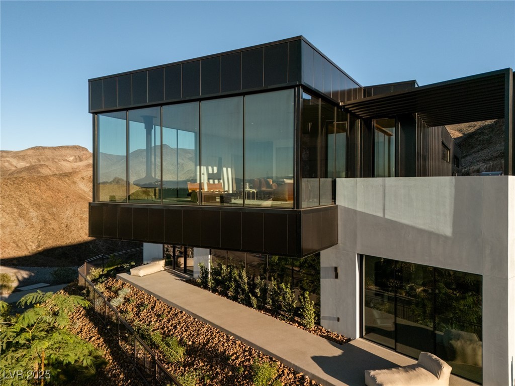 11 Chisel Crest Court Henderson, NV 89012 - Photo 2 of 30