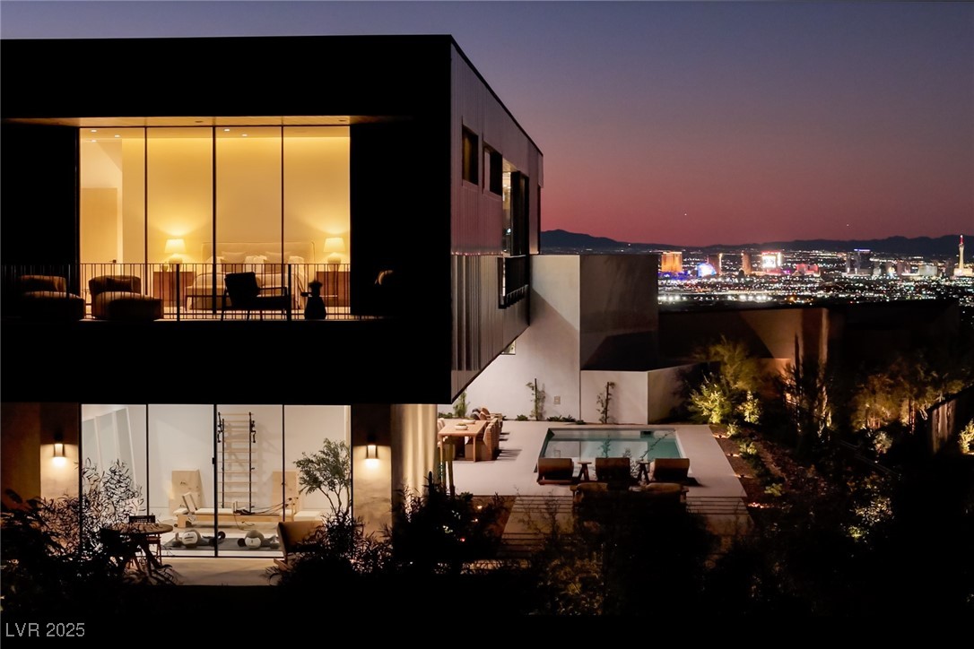 11 Chisel Crest Court Henderson, NV 89012 - Photo 3 of 30