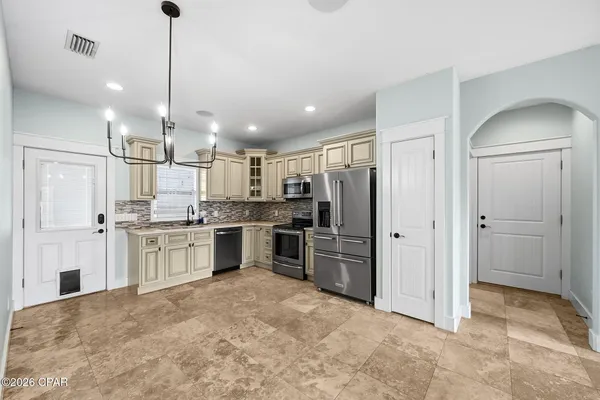 $2,500 | 415 Paradise Boulevard, Panama City Beach, FL 32413