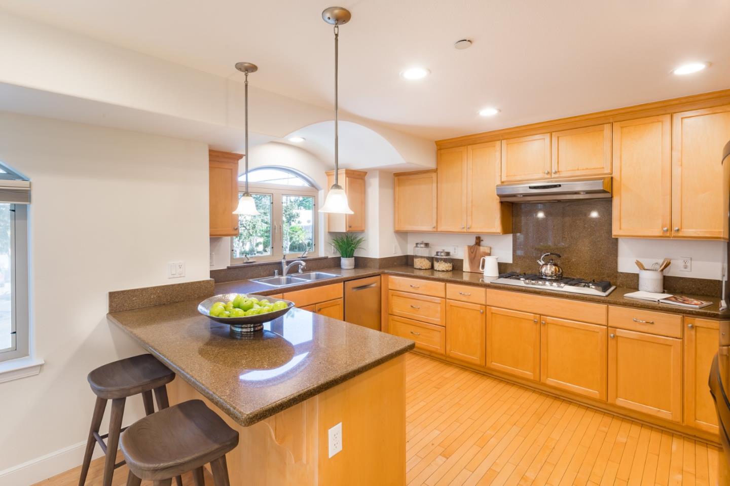 953 South Wolfe Road Sunnyvale, CA 94086 - Photo 5 of 16 Gallery Image 5