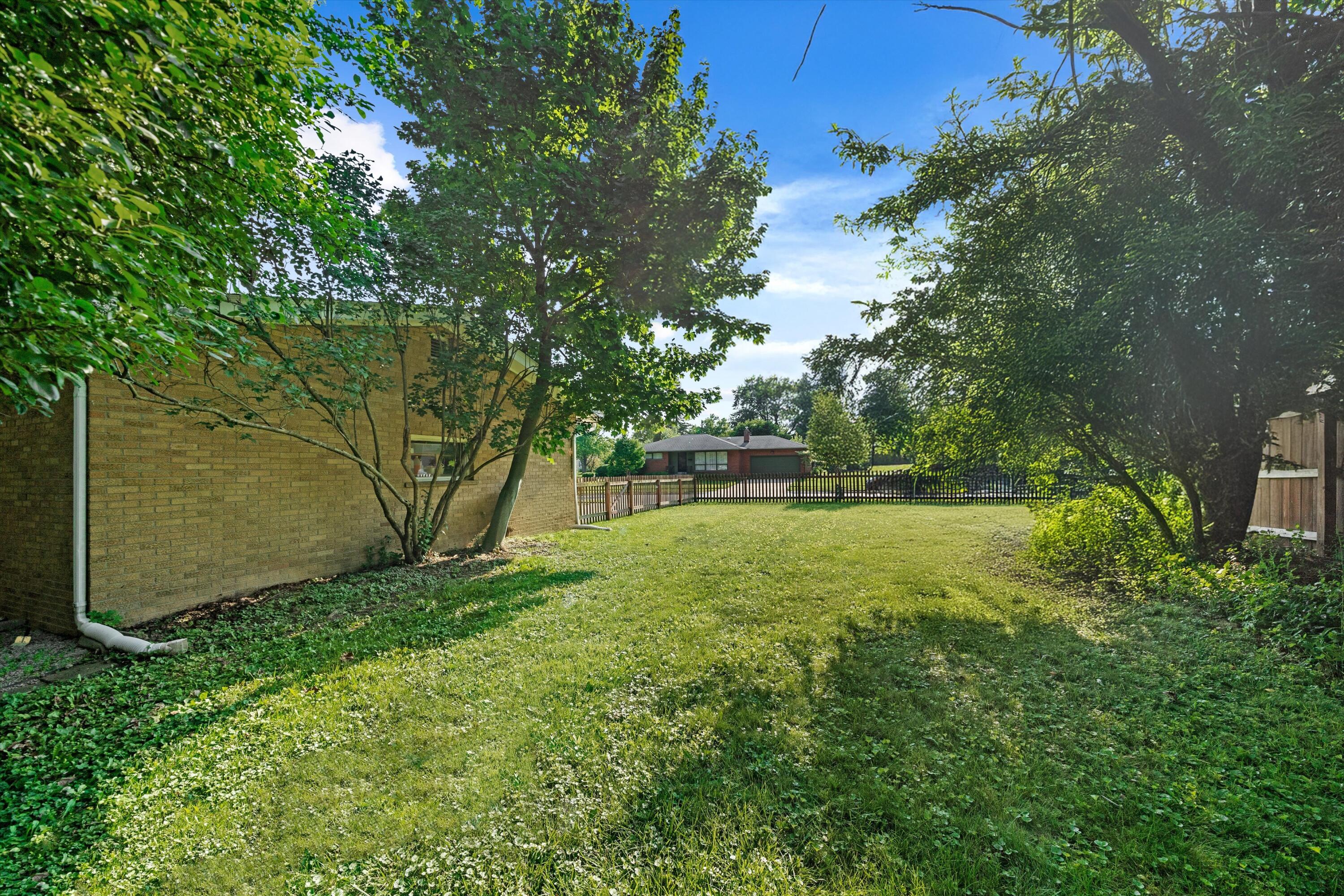 1609 Glastonbury Road Ann Arbor, MI 48103 - Photo 30 of 34 30