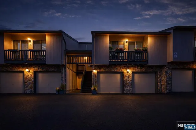 $489,000 | 20 McChesney Court, Unit 1720, West Orange, NJ 07052