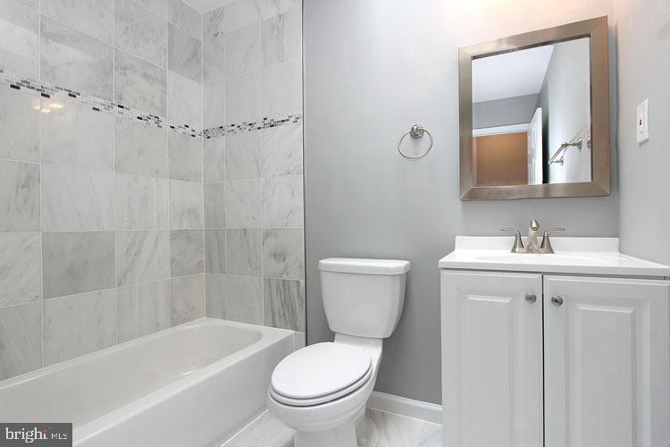4333 Torque Street Capitol Heights, MD 20743 - Photo 13 of 38 2nd bedroom bath