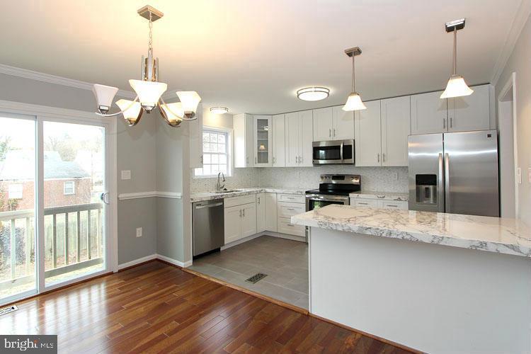 4333 Torque Street Capitol Heights, MD 20743 - Photo 3 of 38 Beautiful upgraded kitchen