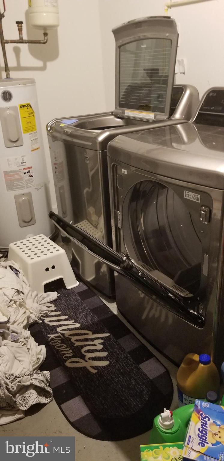 4333 Torque Street Capitol Heights, MD 20743 - Photo 31 of 38 LG- Washer and Dryer