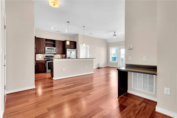 $3,500 | 870 Inman Vlg Parkway Northeast, Unit 532, Atlanta, GA 30307