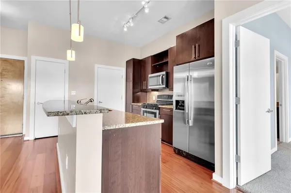 $3,500 | 870 Inman Vlg Parkway Northeast, Unit 532, Atlanta, GA 30307