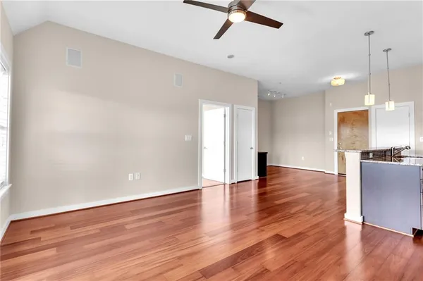 $3,500 | 870 Inman Vlg Parkway Northeast, Unit 532, Atlanta, GA 30307