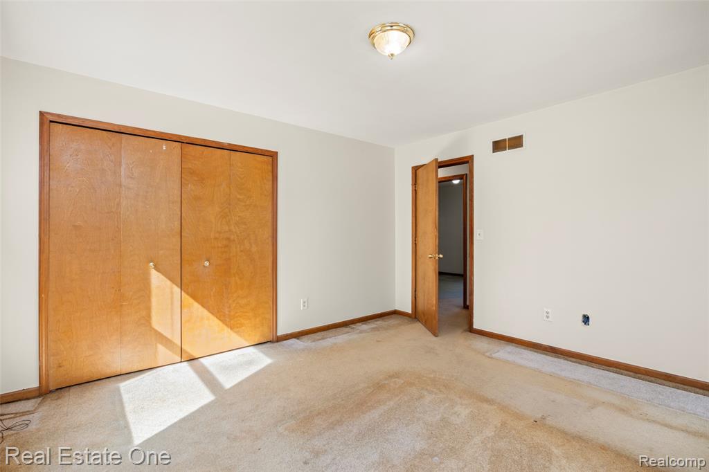 2533 Armond Road Howell, MI 48855 - Photo 13 of 37