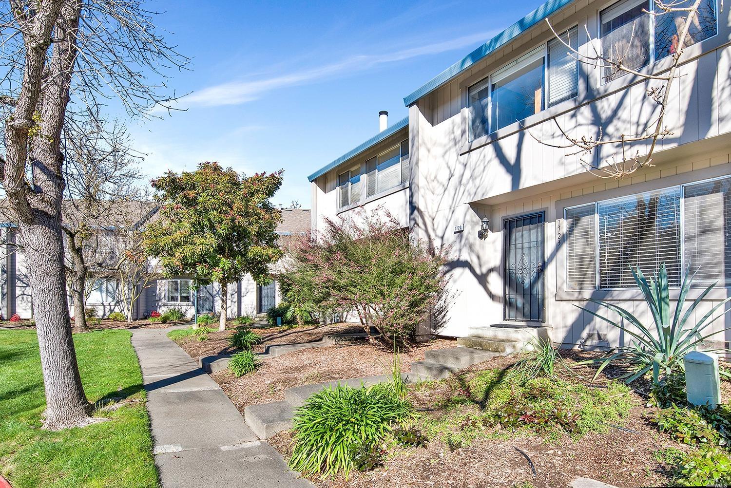 1723 Oldfield Way Santa Rosa, CA 95401 - Photo 1 of 1 Gallery Image 1
