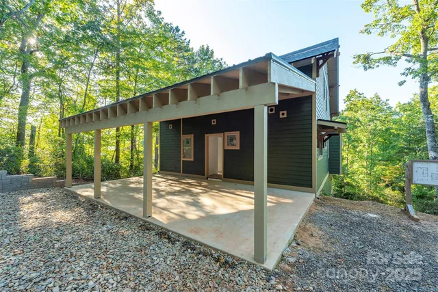 $565,500 | 105 Bartram Way, Black Mountain, NC 28711