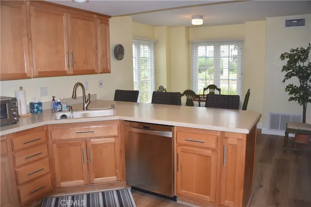 $4,900 | 2176 South Coast Highway, Oceanside, CA 92054