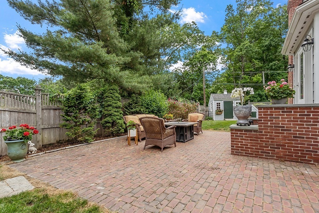 16 Cedar Road Andover, MA 01810 - Photo 5 of 42