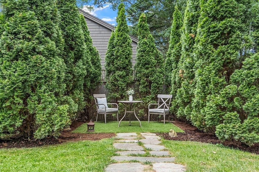 16 Cedar Road Andover, MA 01810 - Photo 7 of 42